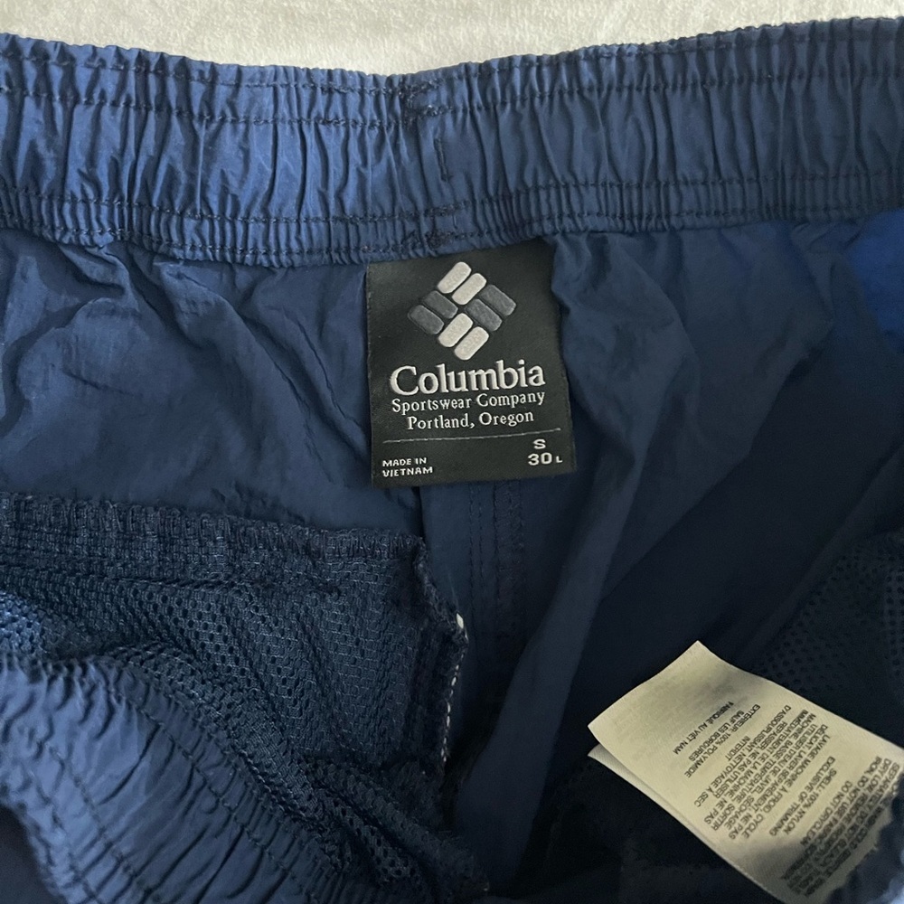 Men's Columbia Riptide Retro Jogger Wind Trousers - Picture 2 of 11